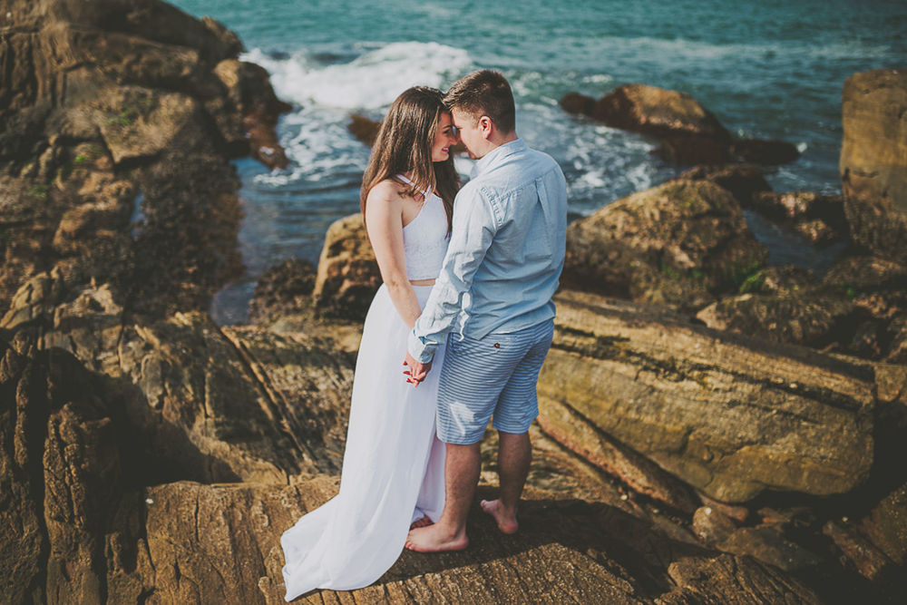 Foto Ensaio Pré Casamento na Praia da Sepultura em Bombinhas, litoral de Santa Catarina Foto Ensaio Pré Casamento na Praia da Sepultura em Bombinhas, litoral de Santa Catarina - Imagem 4