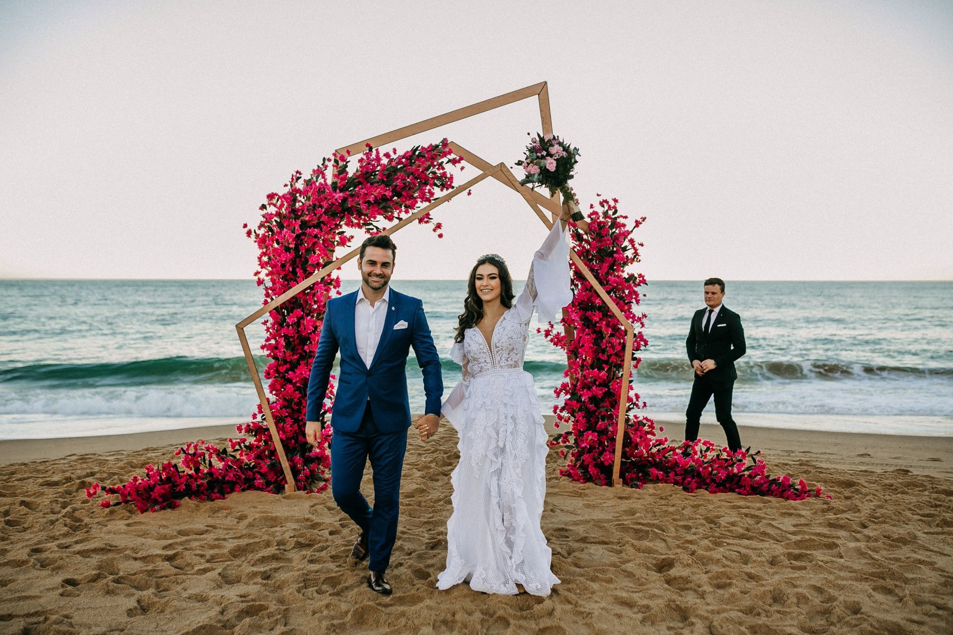 Foto Casamento dos sonhos em Balneário Camboriú, Santa Catarina. Noiva pé na areia. Foto Casamento dos sonhos em Balneário Camboriú, Santa Catarina. Noiva pé na areia. - Imagem 98
