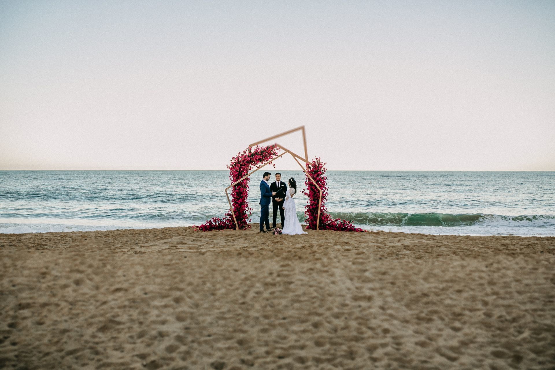 Foto Casamento dos sonhos em Balneário Camboriú, Santa Catarina. Noiva pé na areia. Foto Casamento dos sonhos em Balneário Camboriú, Santa Catarina. Noiva pé na areia. - Imagem 94