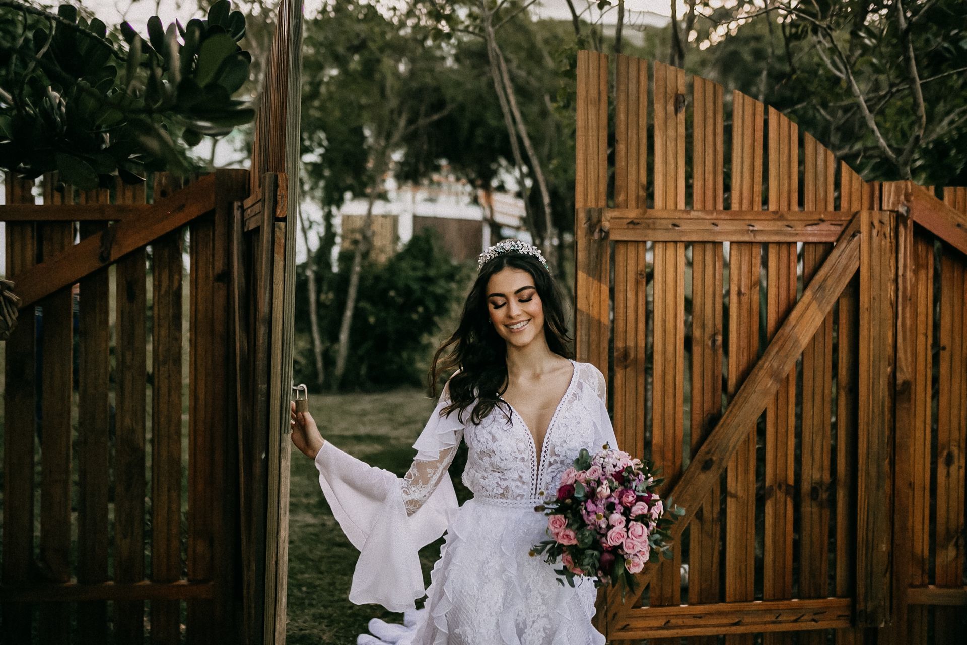 Foto Casamento dos sonhos em Balneário Camboriú, Santa Catarina. Noiva pé na areia. Foto Casamento dos sonhos em Balneário Camboriú, Santa Catarina. Noiva pé na areia. - Imagem 80