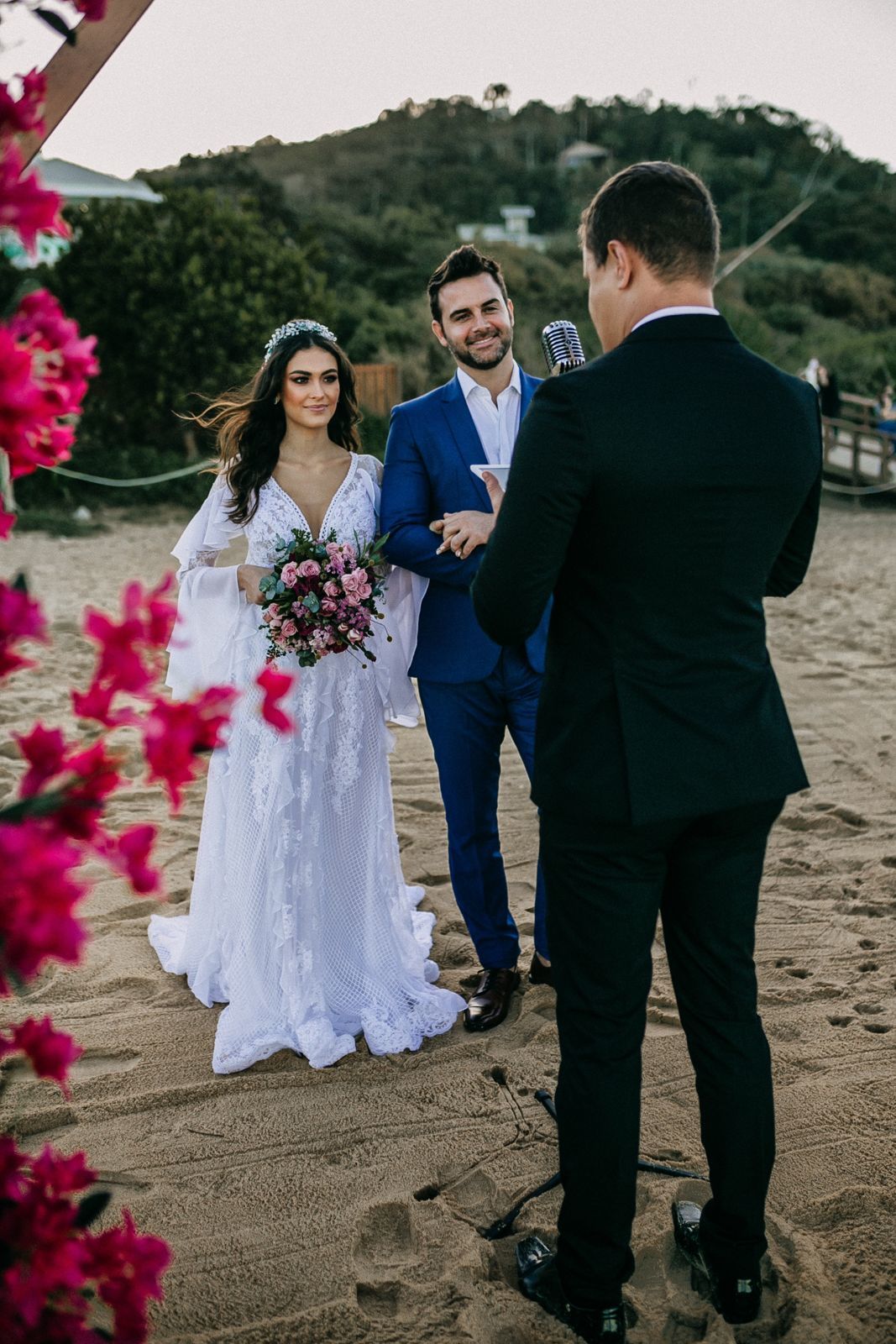 Foto Casamento dos sonhos em Balneário Camboriú, Santa Catarina. Noiva pé na areia. Foto Casamento dos sonhos em Balneário Camboriú, Santa Catarina. Noiva pé na areia. - Imagem 84