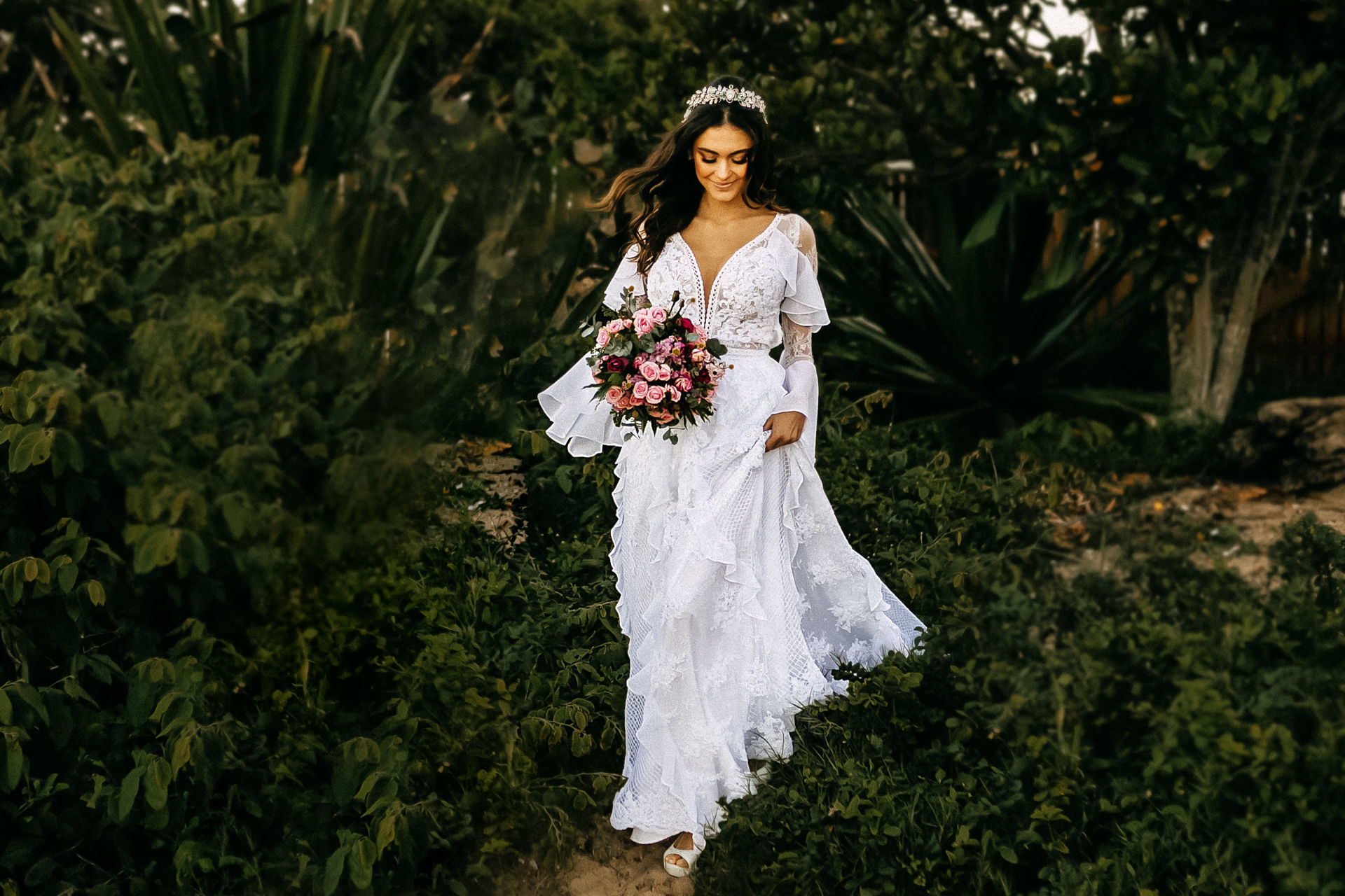Foto Casamento dos sonhos em Balneário Camboriú, Santa Catarina. Noiva pé na areia. Foto Casamento dos sonhos em Balneário Camboriú, Santa Catarina. Noiva pé na areia. - Imagem 79
