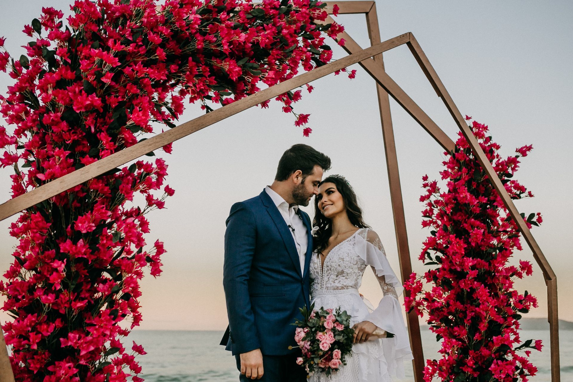 Foto Casamento dos sonhos em Balneário Camboriú, Santa Catarina. Noiva pé na areia. Foto Casamento dos sonhos em Balneário Camboriú, Santa Catarina. Noiva pé na areia. - Imagem 131