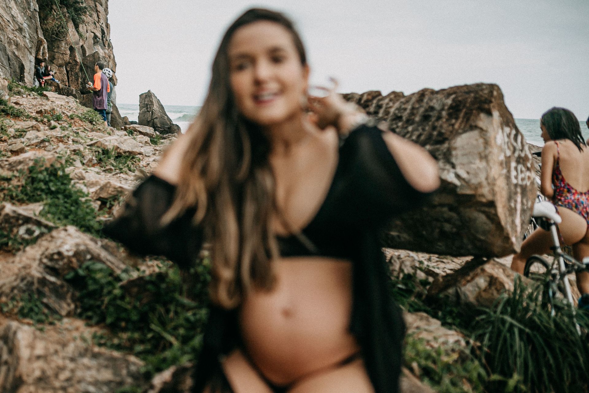 Foto Ensaio de Gestante, Praia do Morcego, Itajaí, SC. Foto Ensaio de Gestante, Praia do Morcego, Itajaí, SC. - Imagem 69