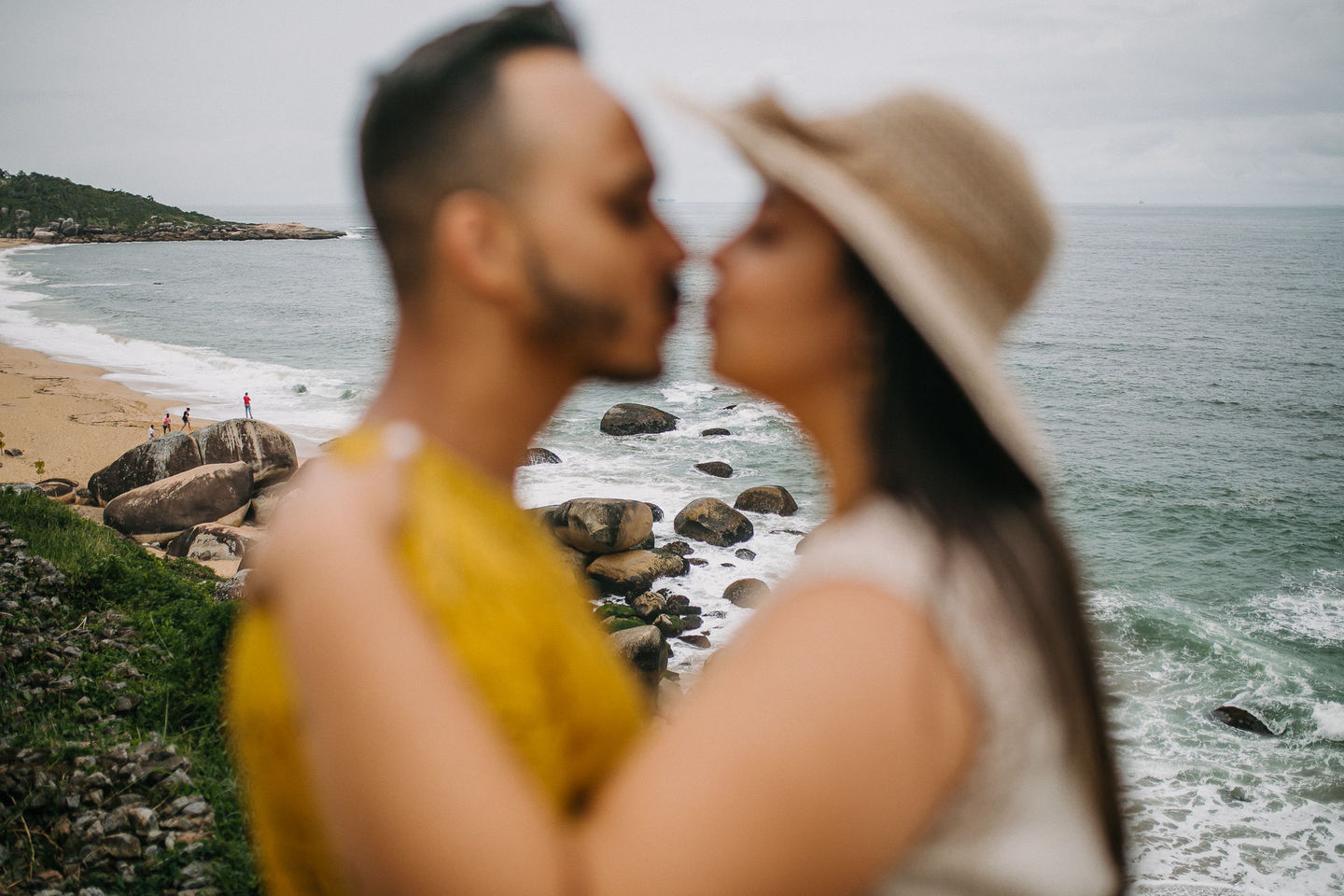 Ensaio Fotográfico de Casal na Praia do Estaleiro em Santa Catarina, Balneário Camboriú | Santa Catarina Ensaio Fotográfico de Casal na Praia do Estaleiro em Santa Catarina, Balneário Camboriú | Santa Catarina