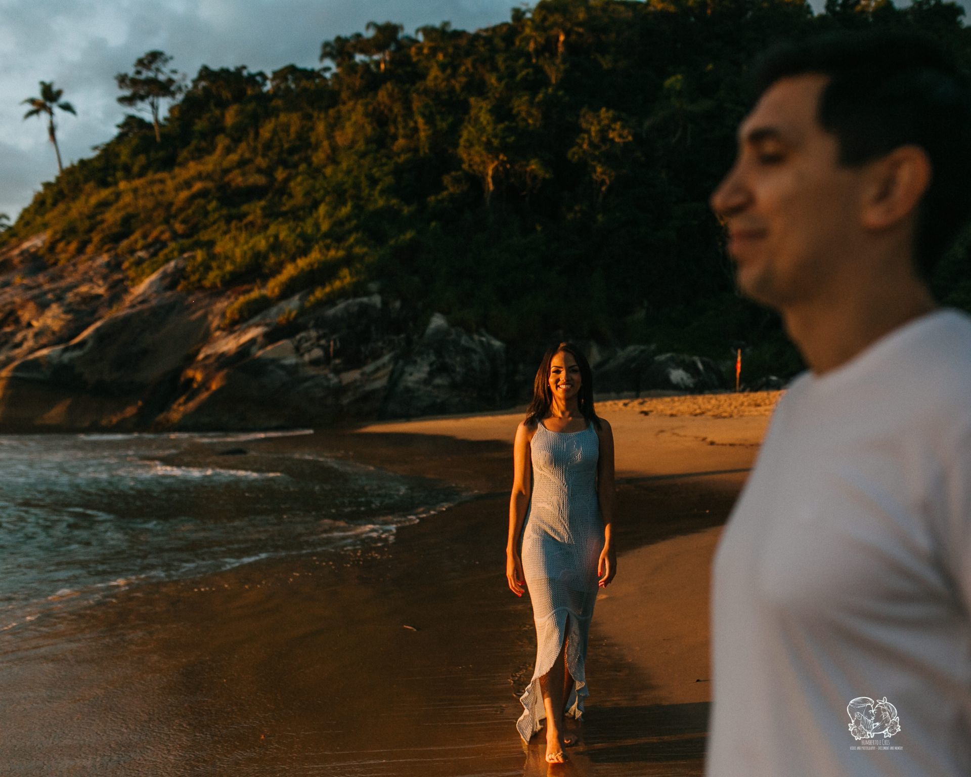 Foto Ensaio de Casal no Nascer do Sol na Praia do Estaleirinho em Balneário Camboriú Foto Ensaio de Casal no Nascer do Sol na Praia do Estaleirinho em Balneário Camboriú - Imagem 41