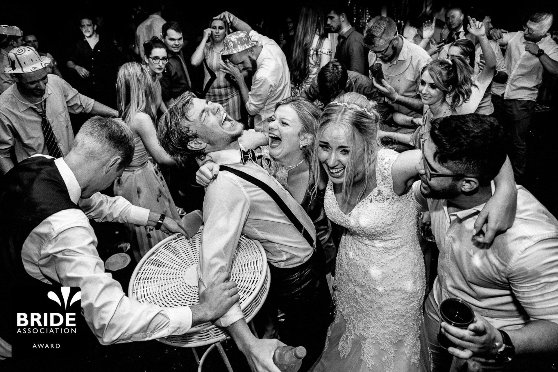 Foto Fotografia espontânea de casamento Foto Fotografia espontânea de casamento - Imagem 2