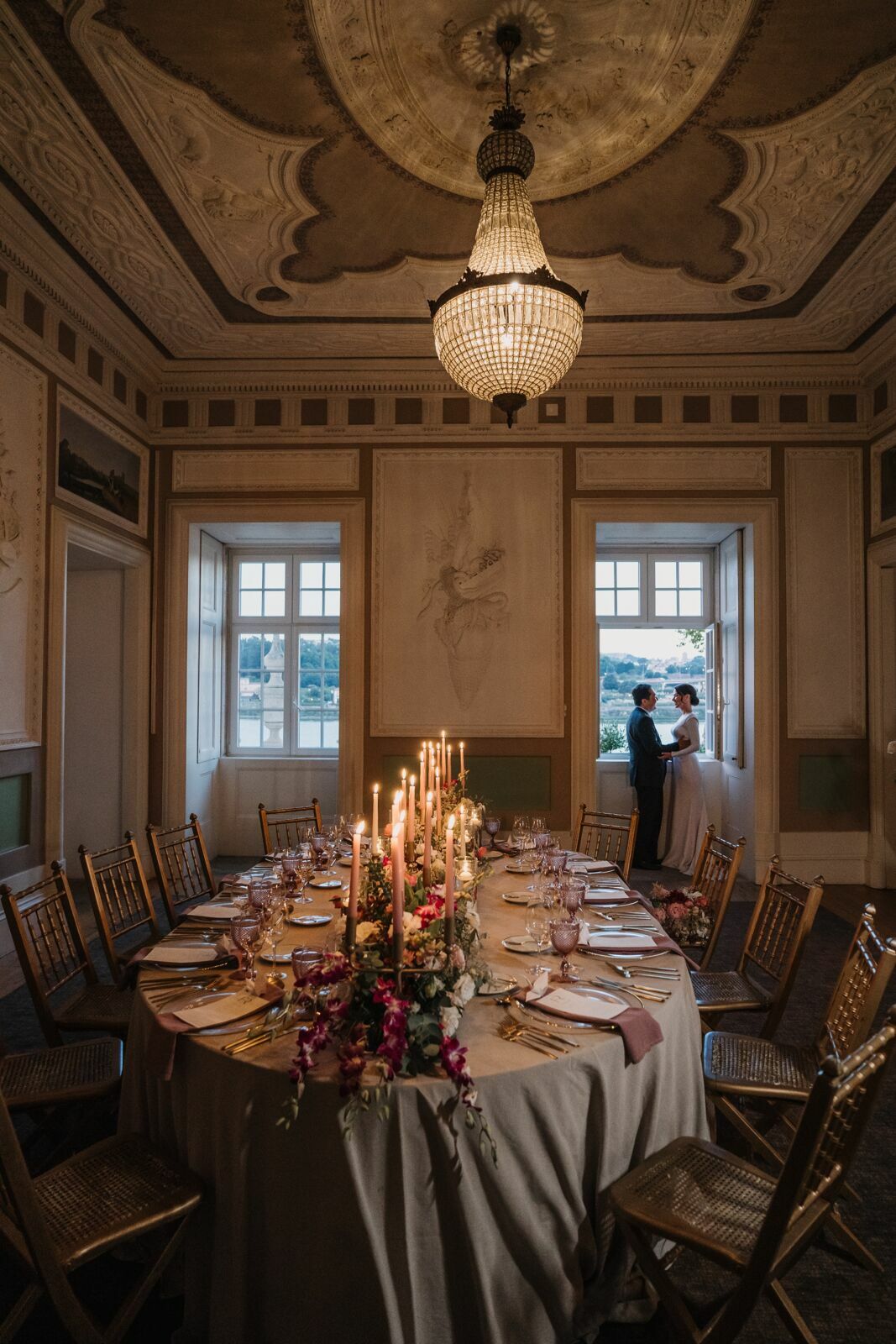 Foto Transforme o seu dia especial em uma celebração luminosa! Descubra a magia das velas na decoração do seu casamento. Foto Transforme o seu dia especial em uma celebração luminosa! Descubra a magia das velas na decoração do seu casamento. - Imagem 4