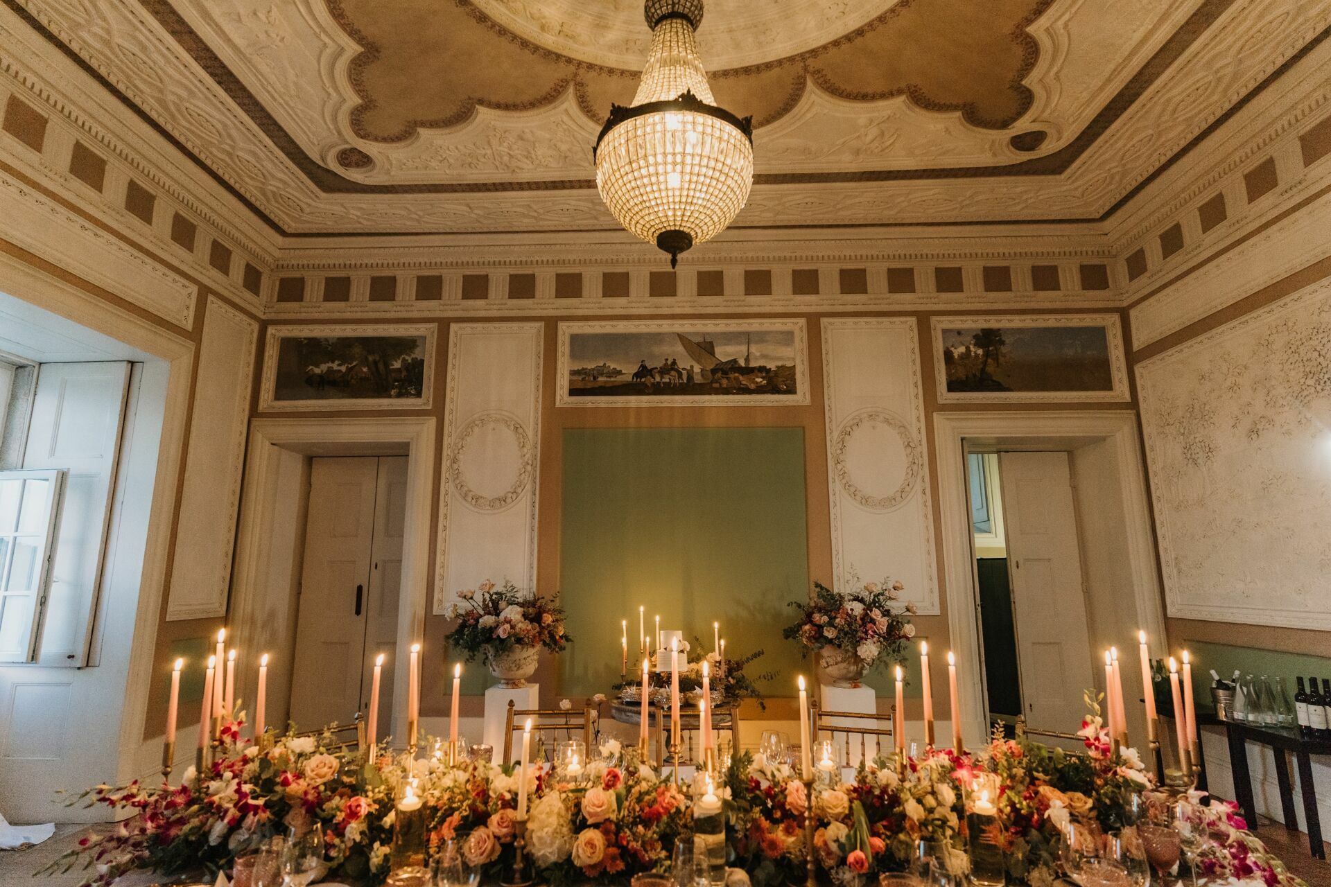 Foto Transforme o seu dia especial em uma celebração luminosa! Descubra a magia das velas na decoração do seu casamento. Foto Transforme o seu dia especial em uma celebração luminosa! Descubra a magia das velas na decoração do seu casamento. - Imagem 7